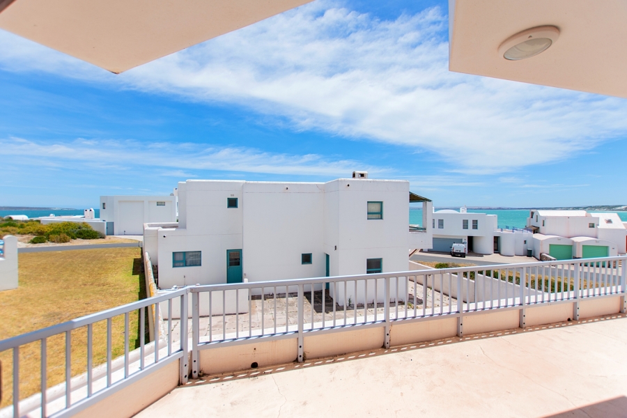 6 Bedroom Property for Sale in Paradise Beach Western Cape